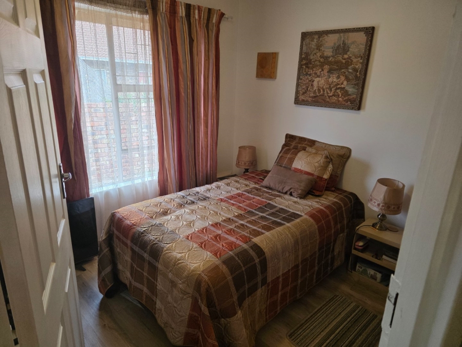 2 Bedroom Property for Sale in Langenhovenpark Free State